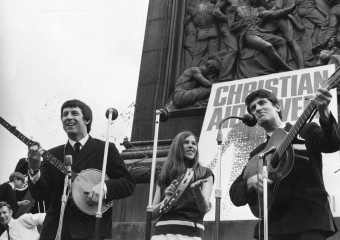 The Settlers Playing on the steps of St. Martins in the Fields as part of Folk or Beat music competition, Christian Aid Week 1966